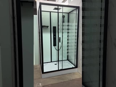 Salle de douche luxueuse avec profil mat noir et verre d'impression pour élégant